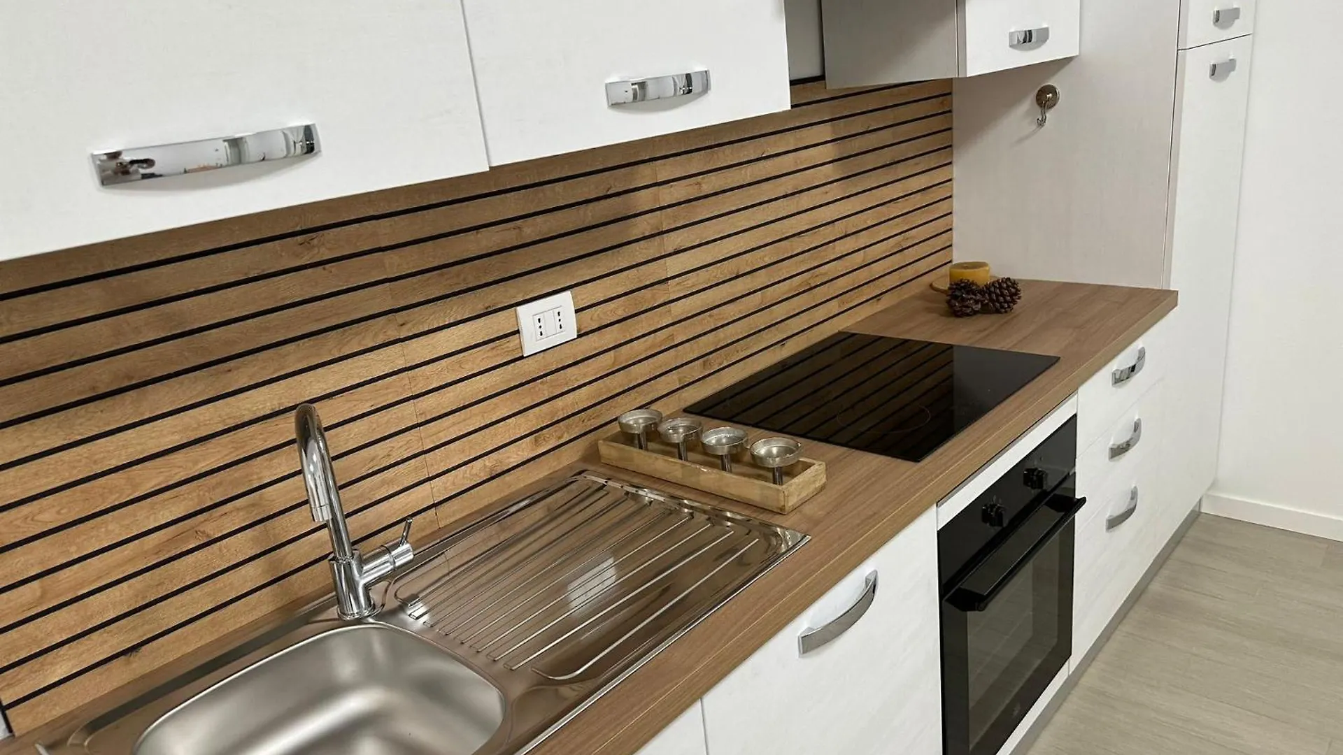 Casa Ideale Tim Lecco 0*,  Ιταλία