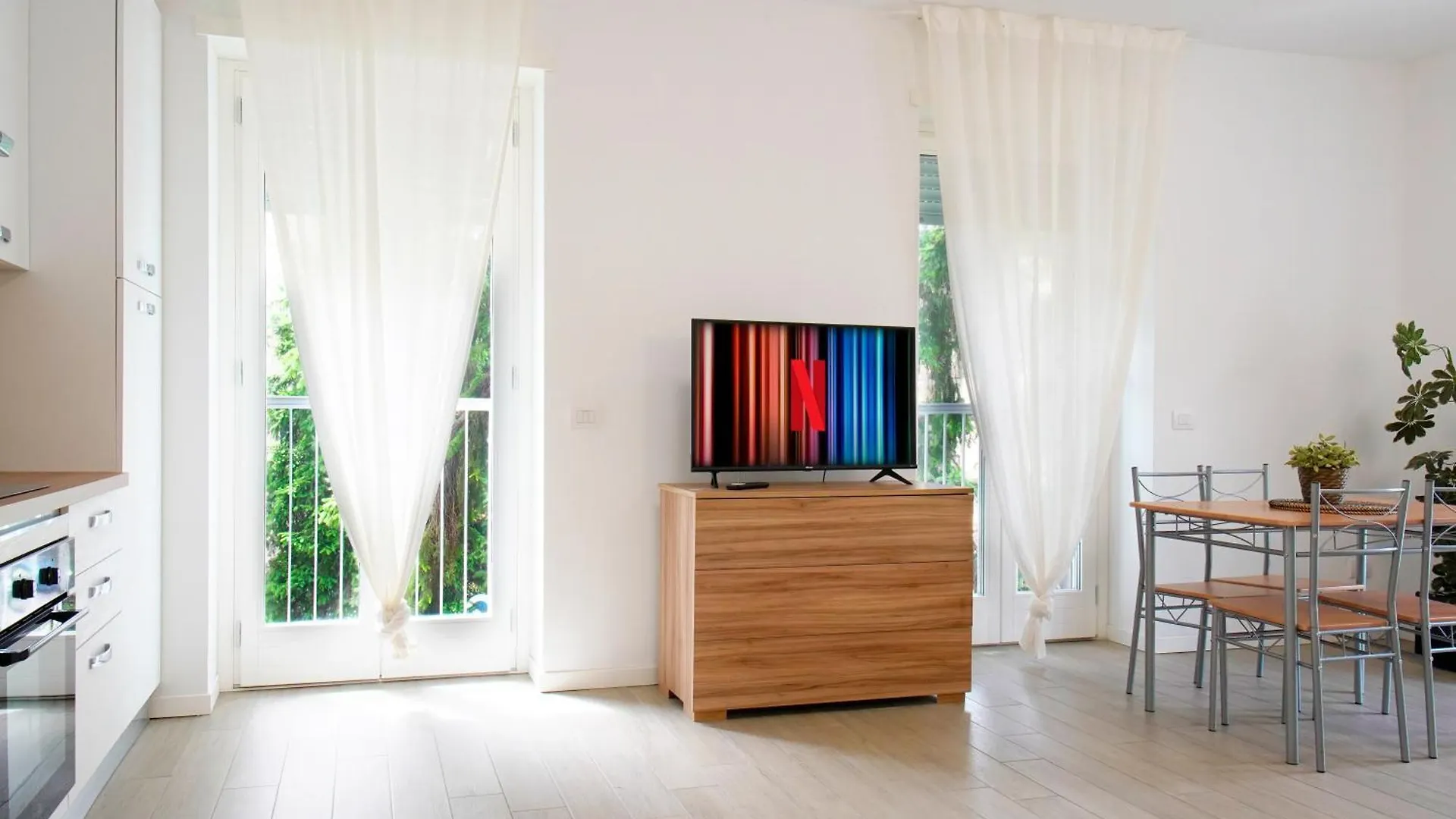 Casa Ideale Tim Appartmanti Moderni Vicina Al Centro Lecco Apartment